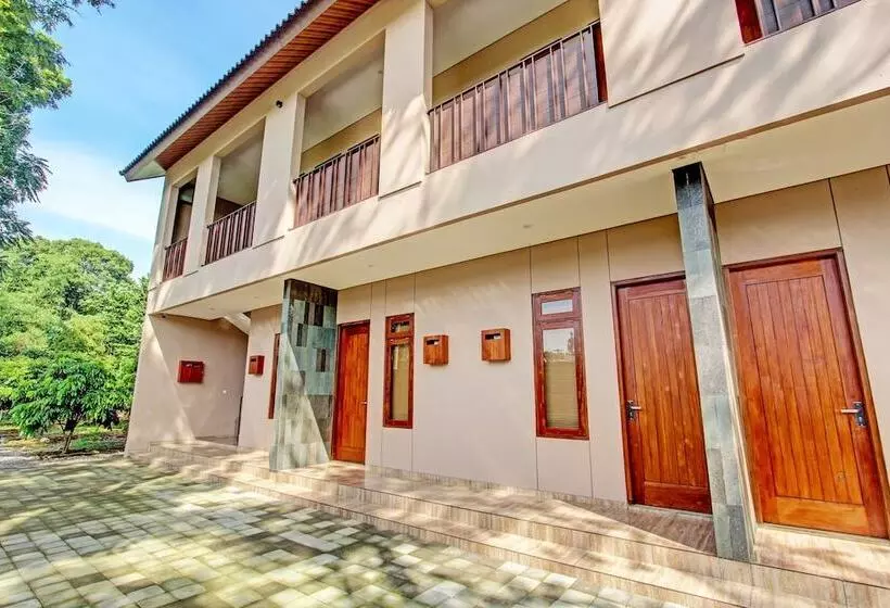 Hotelli Oyo Life 93497 Griya Kost Rr