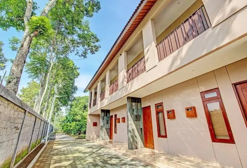 Hotelli Oyo Life 93497 Griya Kost Rr