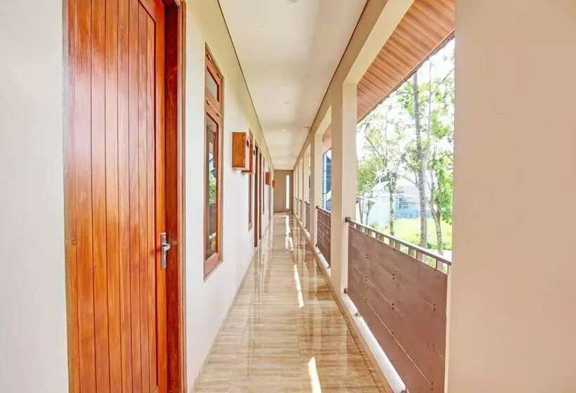 Hotelli Oyo Life 93497 Griya Kost Rr