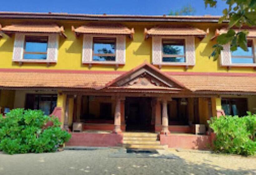 Hotel Sai Radha Heritage Beach,padu