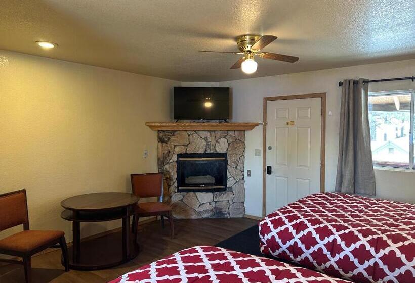 모텔 Snow Bear Lodge