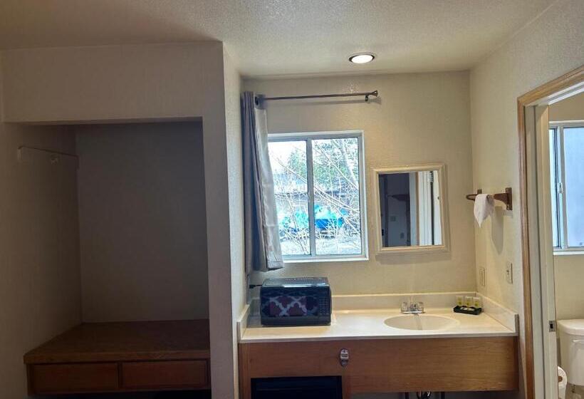 모텔 Snow Bear Lodge