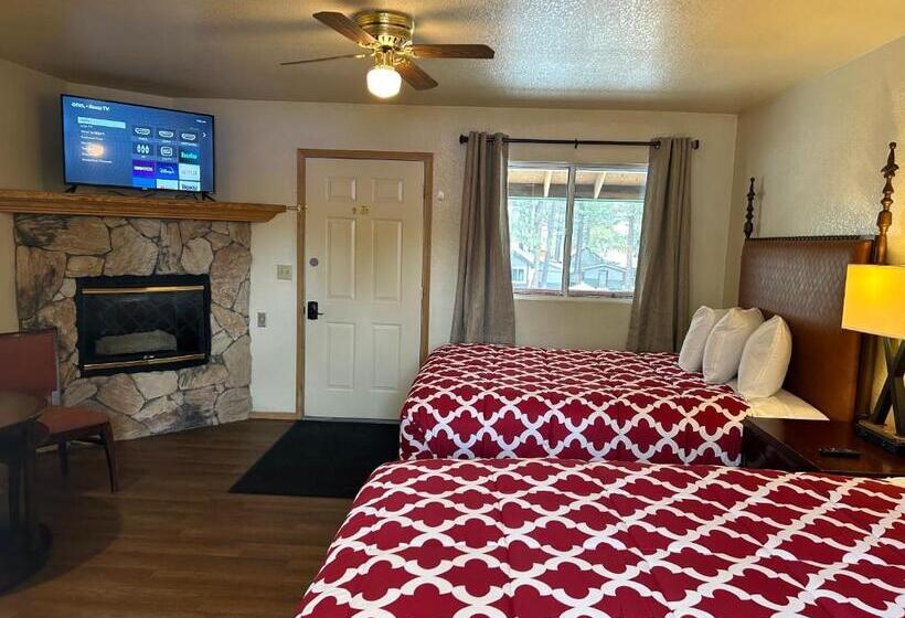 모텔 Snow Bear Lodge