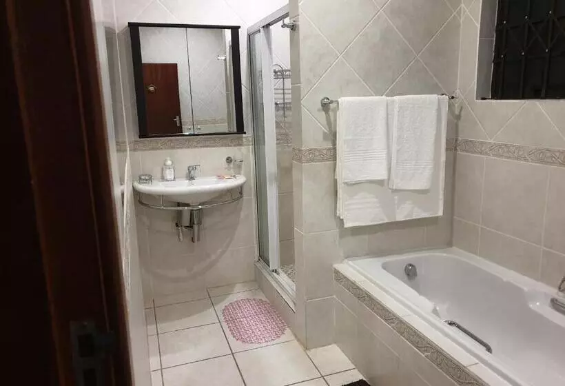 Majatalo Grace Avenue Townhouse