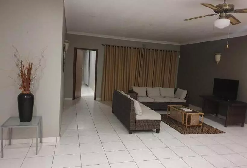 Majatalo Grace Avenue Townhouse