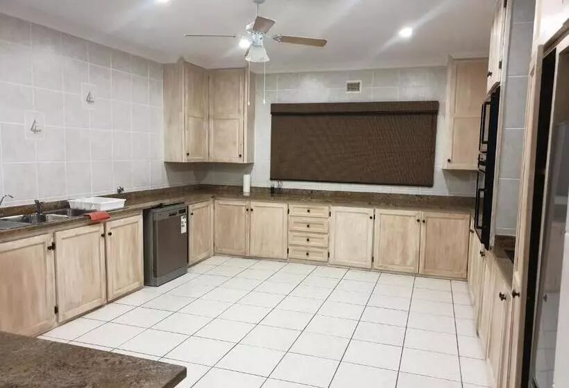 Majatalo Grace Avenue Townhouse