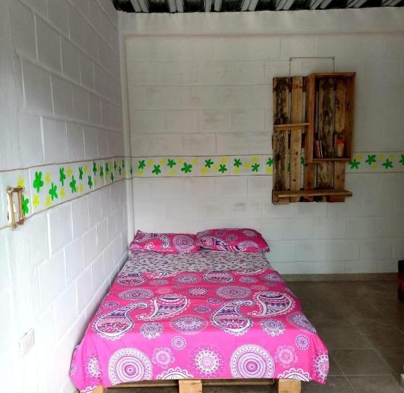 ペンション Hostal La Casa Rosada