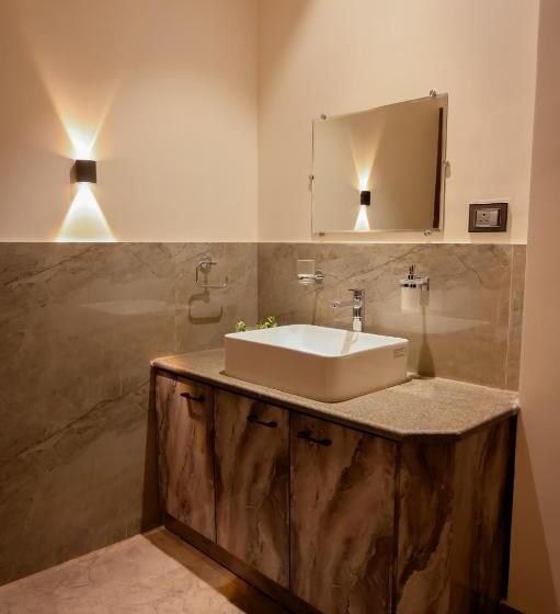 پانسیون Kesar Nivas Luxury Guest House