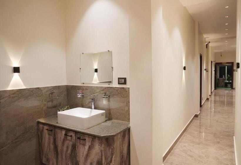 پانسیون Kesar Nivas Luxury Guest House