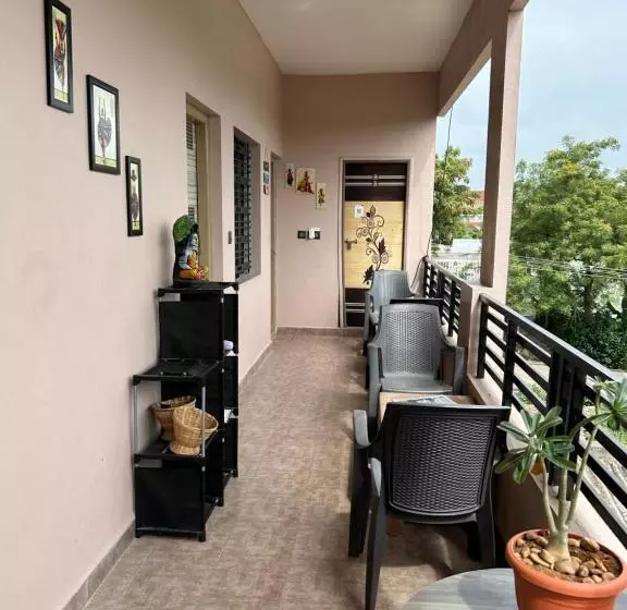 Majatalo Lee Home Stay