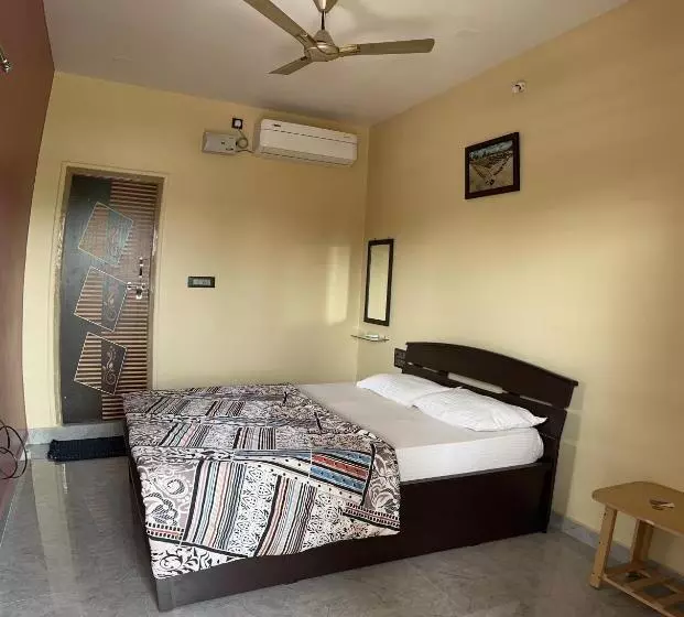 Majatalo Lee Home Stay