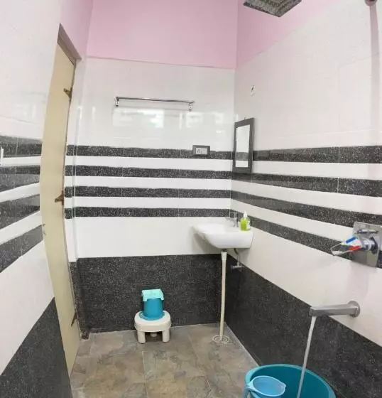 Majatalo Lee Home Stay