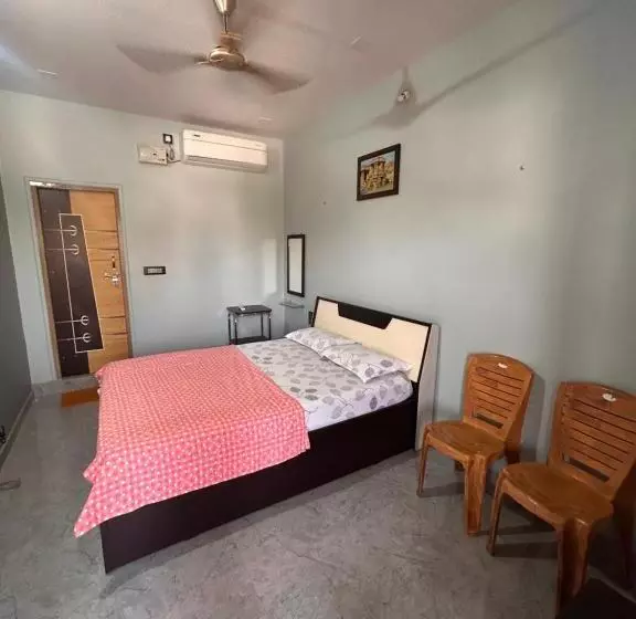 Majatalo Lee Home Stay