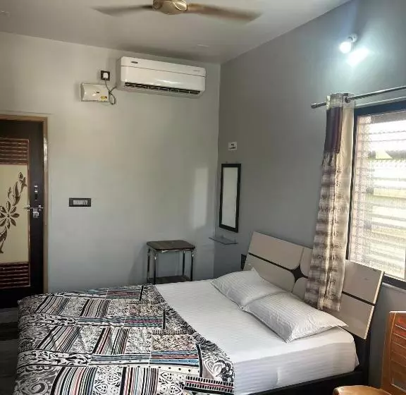 Majatalo Lee Home Stay