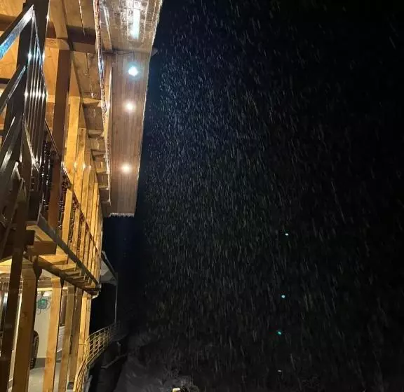 ユースホステル Flüstern Homestay