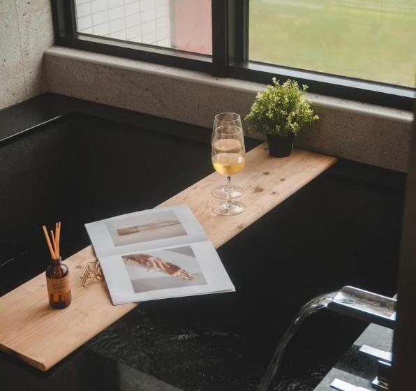 تختخواب و صبحانه 拾月。頭城無邊際泳池溫泉房