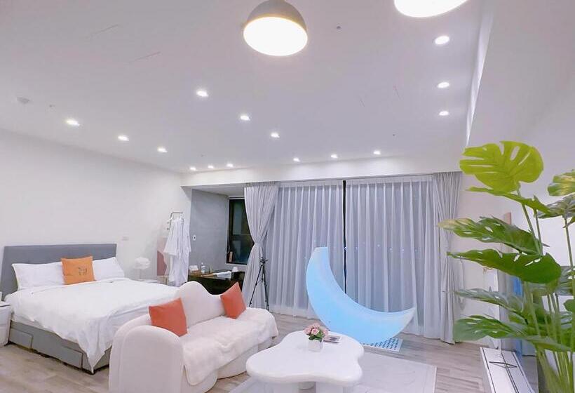 تختخواب و صبحانه 拾月。頭城無邊際泳池溫泉房