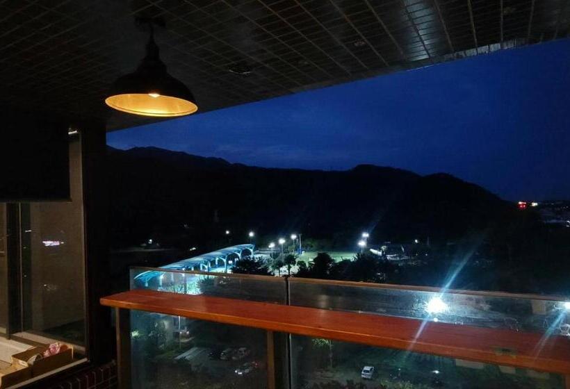 تختخواب و صبحانه 拾月。頭城無邊際泳池溫泉房