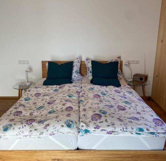 Bed and Breakfast übernachtung Beim Bio Metzger Zimmer Karl