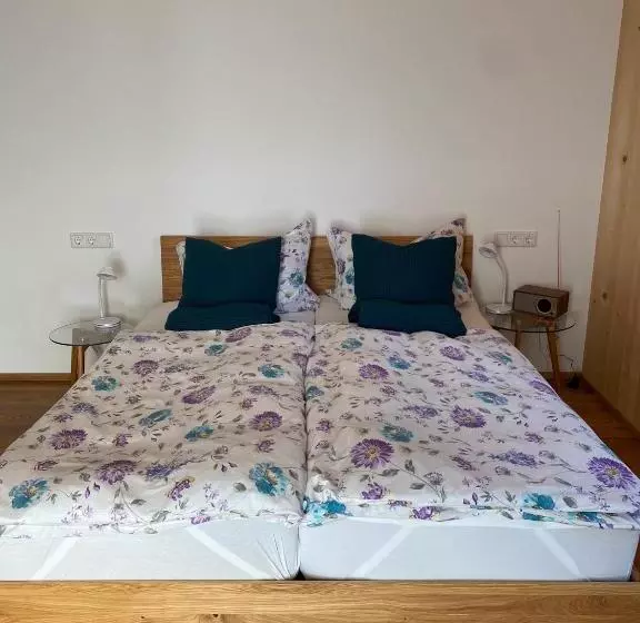 Aamiaismajoitus (B&B) übernachtung Beim Bio Metzger Zimmer Karl