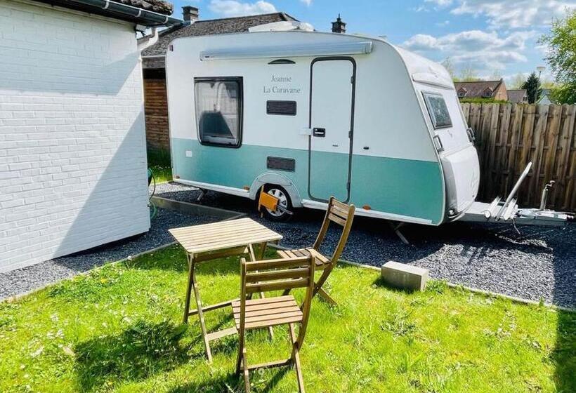 צימר Jeanne La Caravane