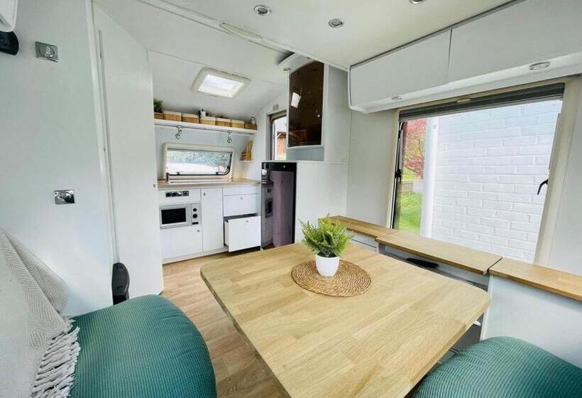 צימר Jeanne La Caravane