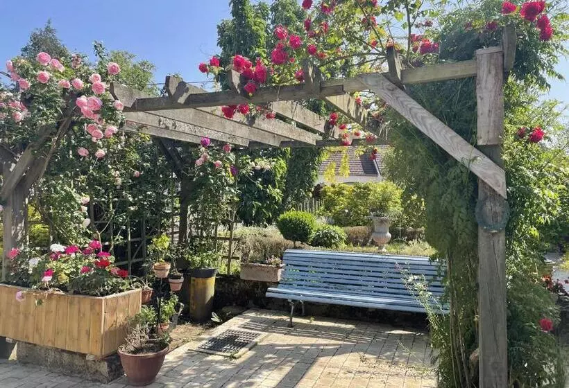 Aamiaismajoitus (B&B) La Maison D Andrée