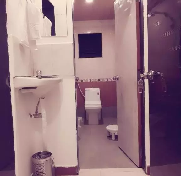 Hotelli Savairah Palace