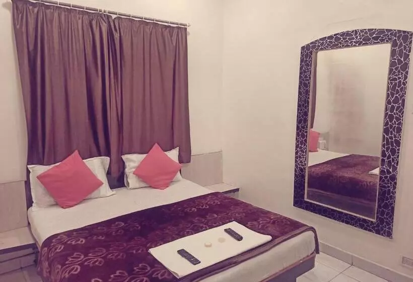 Hotelli Savairah Palace