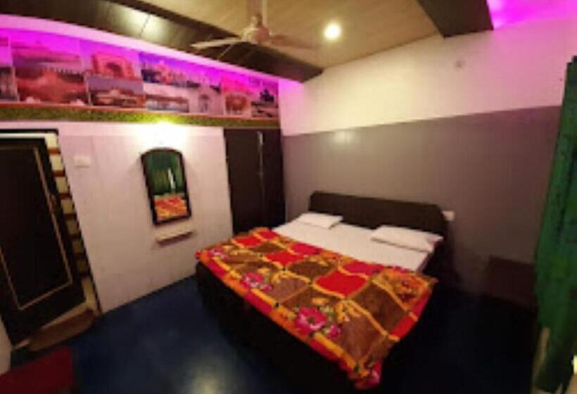 호텔 Taj Deluxe, Agra