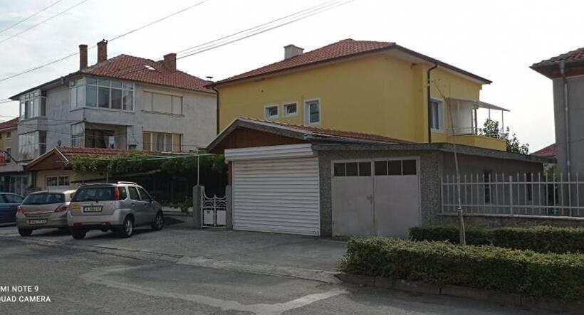 پانسیون стаи за гости росица