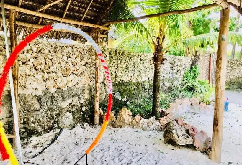 Majatalo Kilimani Kizi Lodge