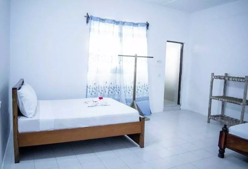 Majatalo Kilimani Kizi Lodge