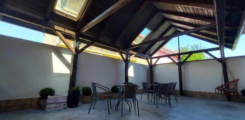 پانسیون Vila Adelin