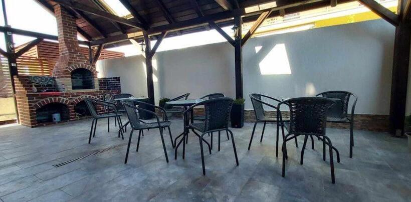 پانسیون Vila Adelin