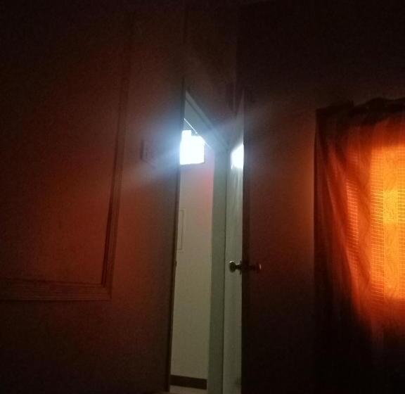 پانسیون White Rose Guest House Karachi