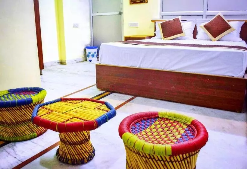 Pink City Hostel