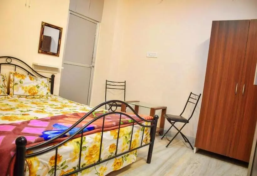 Pink City Hostel