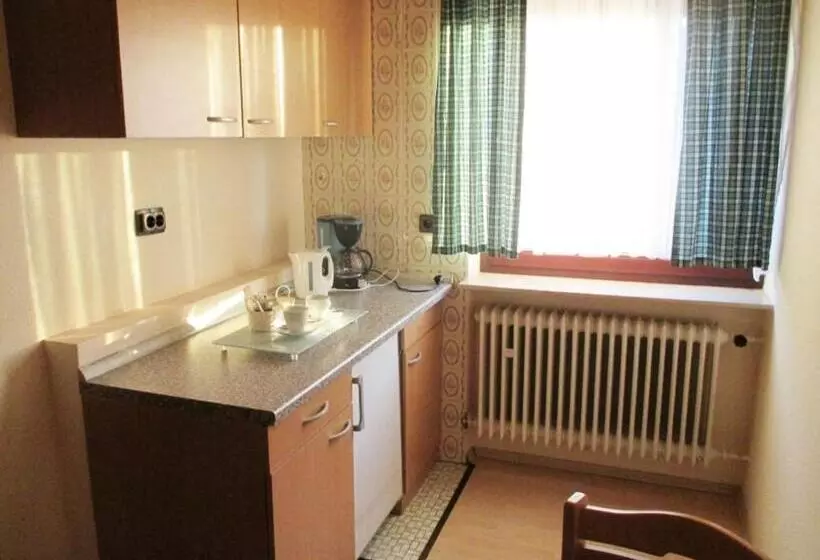 Retkeilymaja Lenche Gasthaus Neumayer