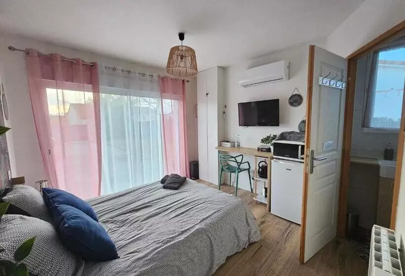 تختخواب و صبحانه Chambre Indépendante, Privée Climatisée Avec Parking