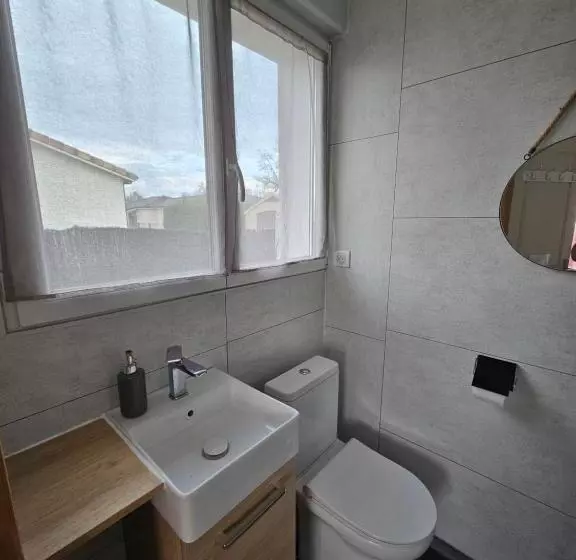تختخواب و صبحانه Chambre Indépendante, Privée Climatisée Avec Parking