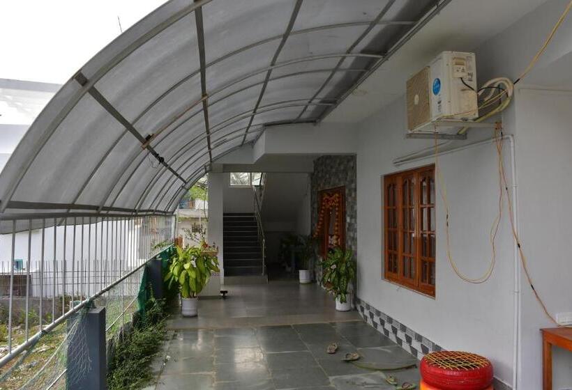 تختخواب و صبحانه Coco View