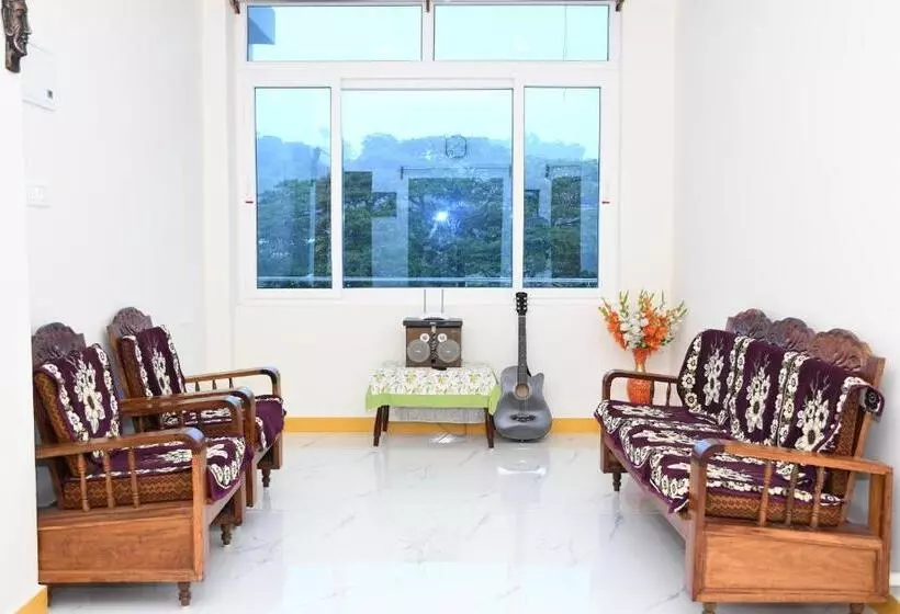 تختخواب و صبحانه Coco View