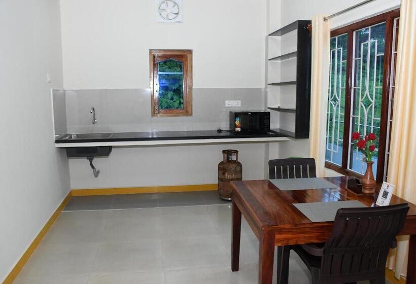 تختخواب و صبحانه Coco View