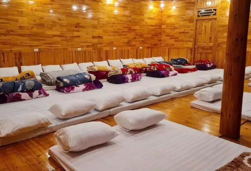 تختخواب و صبحانه Farmstay Alenh Lùng Phình