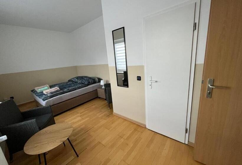 Eigenes Zimmer Mit Bad Pension