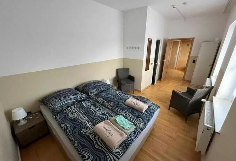 Eigenes Zimmer Mit Bad Pension