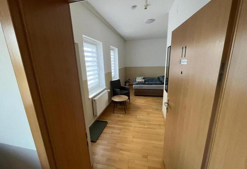 Eigenes Zimmer Mit Bad Pension