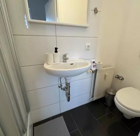 Eigenes Zimmer Mit Bad Pension