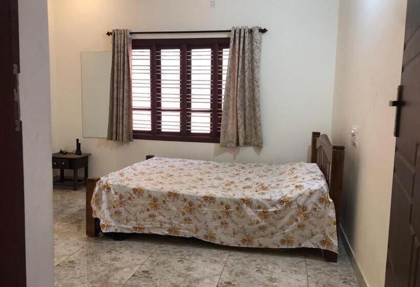 Отель Adis Home With Waterfalls